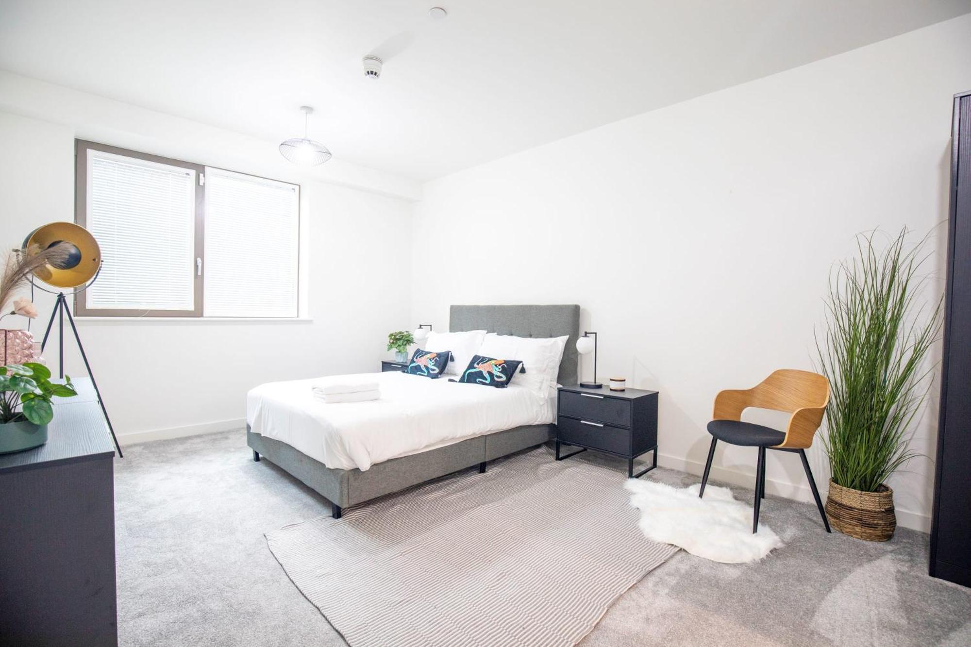 Luxury Free Parking Townhouse Villa แมนเชสเตอร์ ภายนอก รูปภาพ